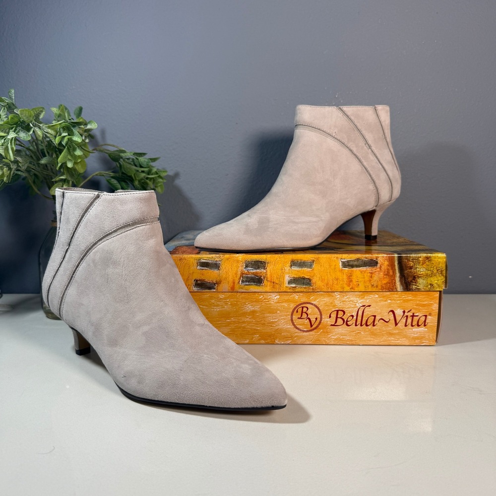 Bella Vita Light Taupe Leather Suede Pointed Toe Kitten Heel Ankle Boots Size 10